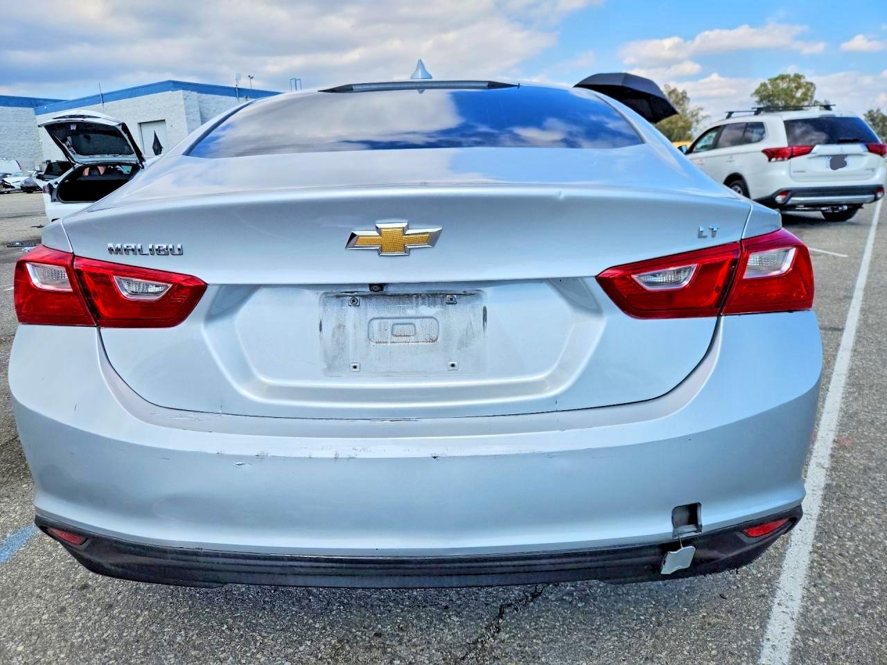 2017 CHEVROLET MALIBU LT photo 11