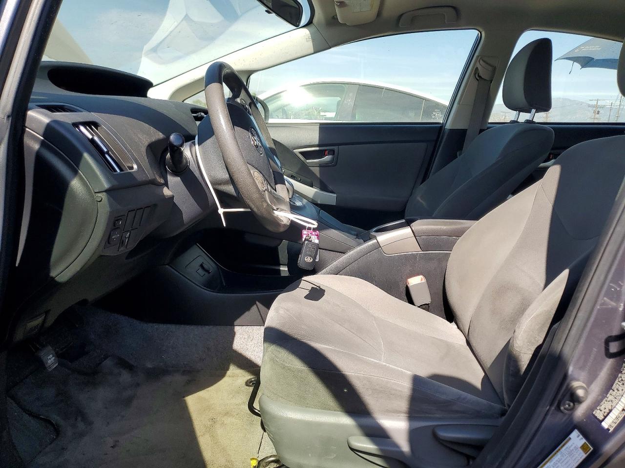 2013 TOYOTA PRIUS THREE photo 13