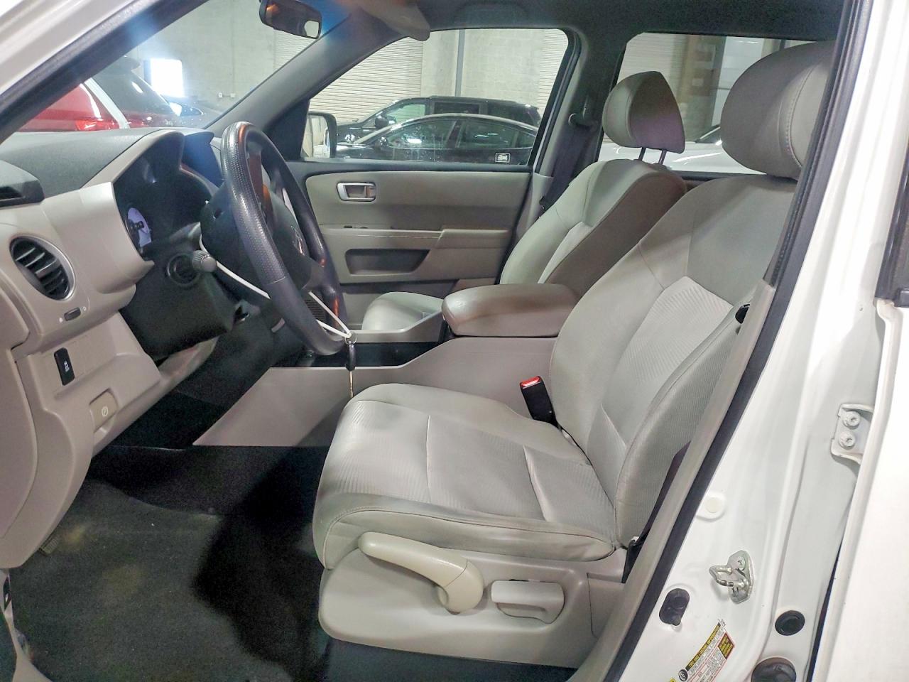 2012 HONDA PILOT LX photo 13