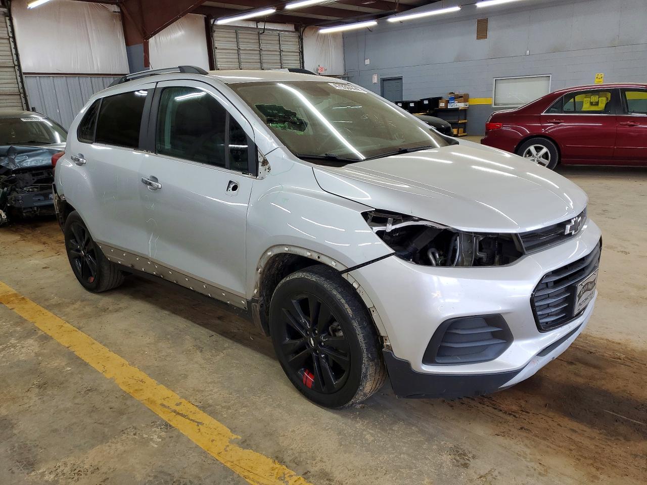 2018 CHEVROLET TRAX 1LT photo 4