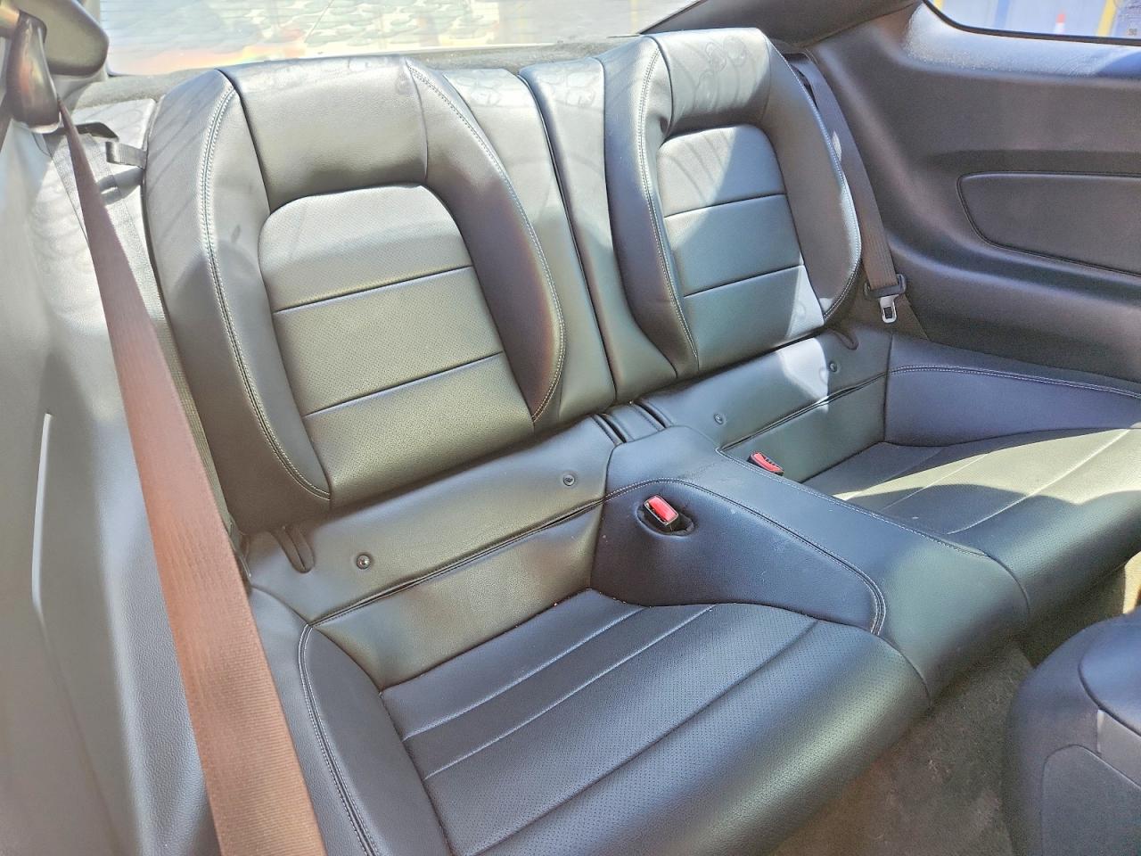 2015 FORD MUSTANG photo 28