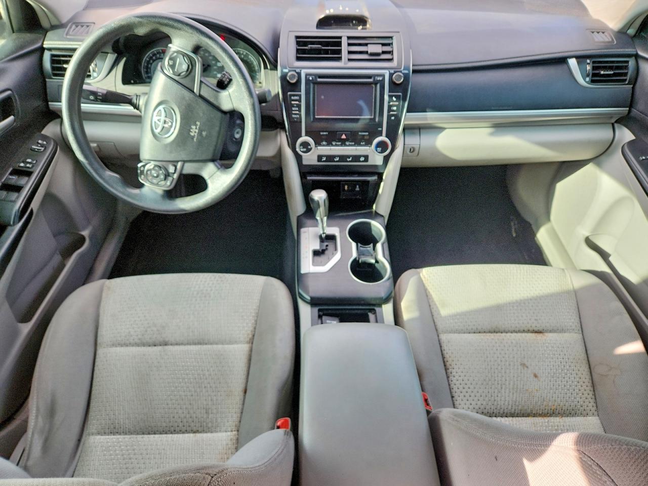 2012 TOYOTA CAMRY LE photo 22