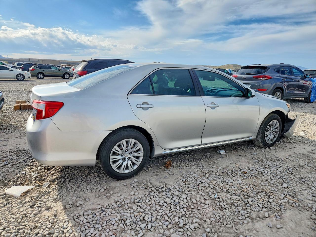 2012 TOYOTA CAMRY LE photo 7