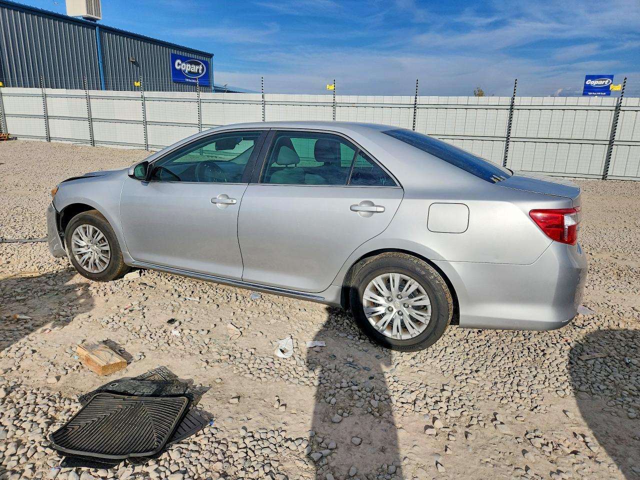 2012 TOYOTA CAMRY LE photo 4