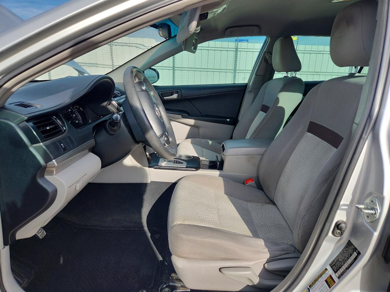 2012 TOYOTA CAMRY LE photo 19