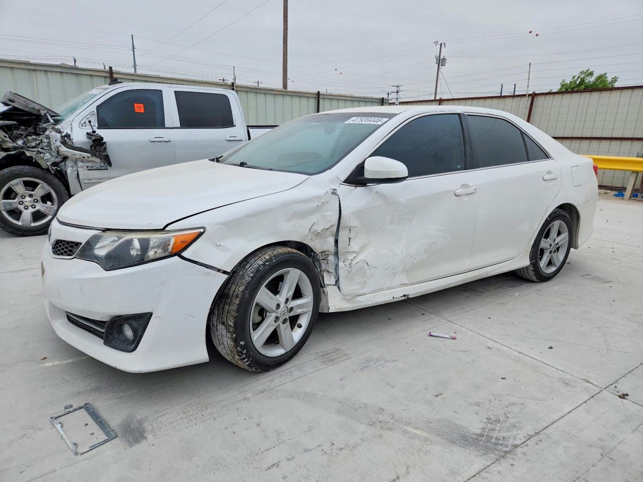 2014 TOYOTA CAMRY