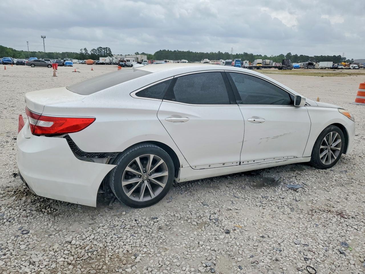 2015 HYUNDAI AZERA BASE photo 7