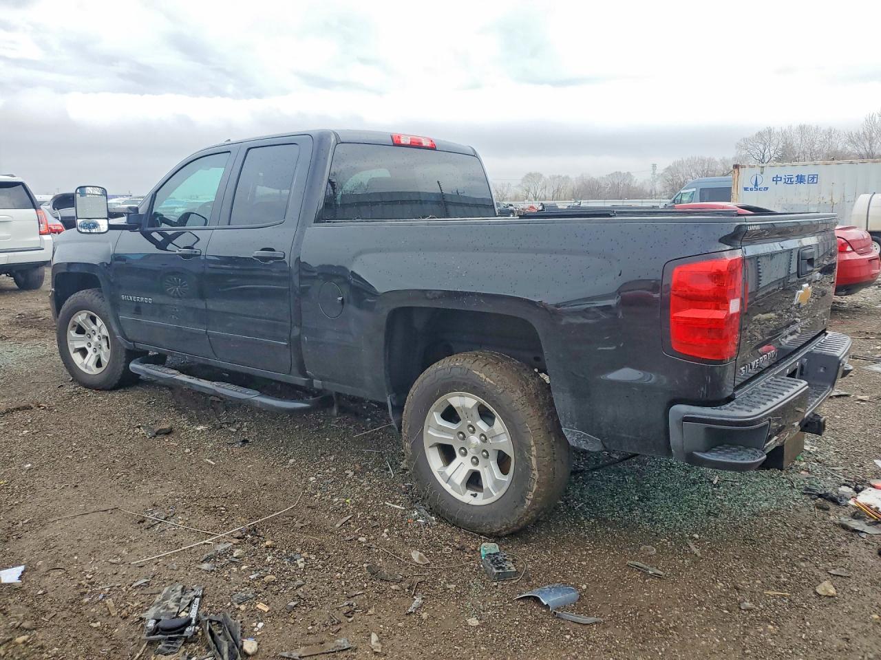 2017 CHEVROLET SILVERADO K1500 LT photo 2
