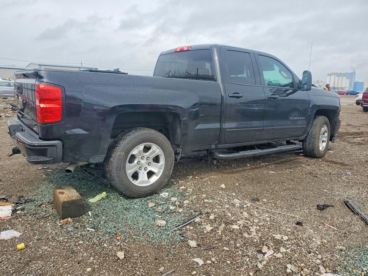 2017 CHEVROLET SILVERADO K1500 LT photo 3