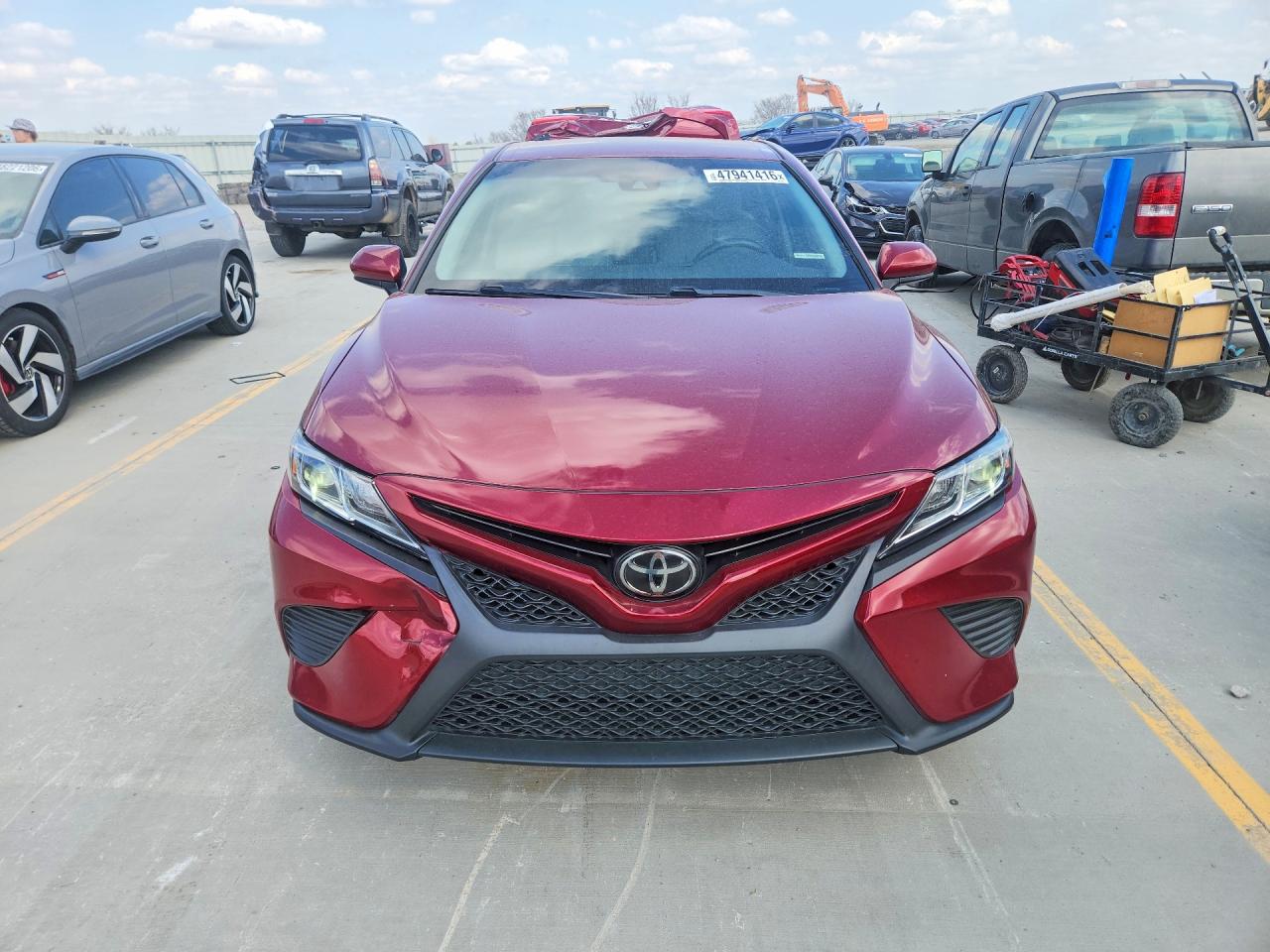 2018 TOYOTA CAMRY SE photo 9