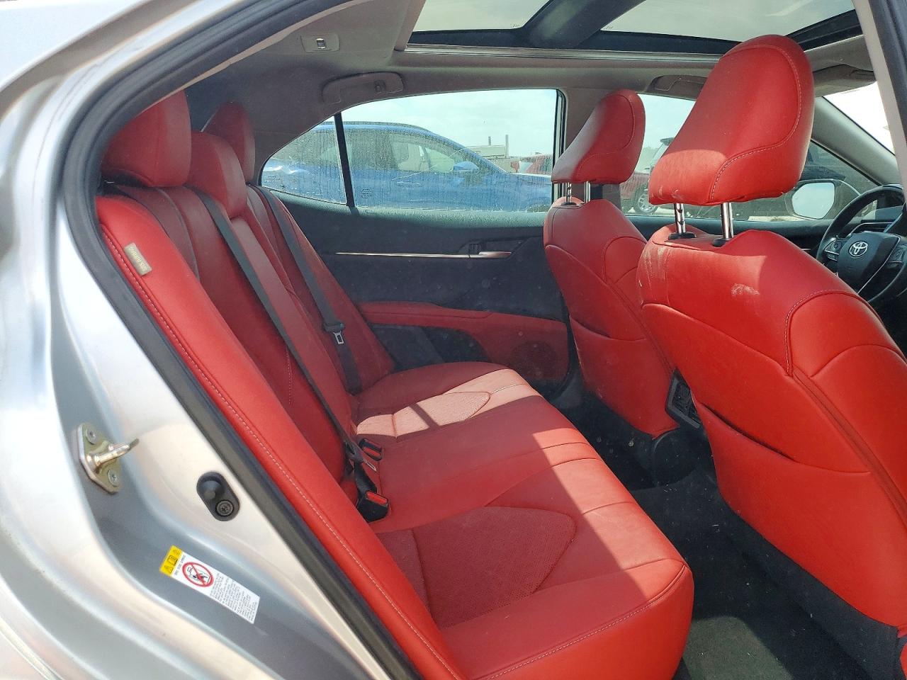 2019 TOYOTA CAMRY photo 28