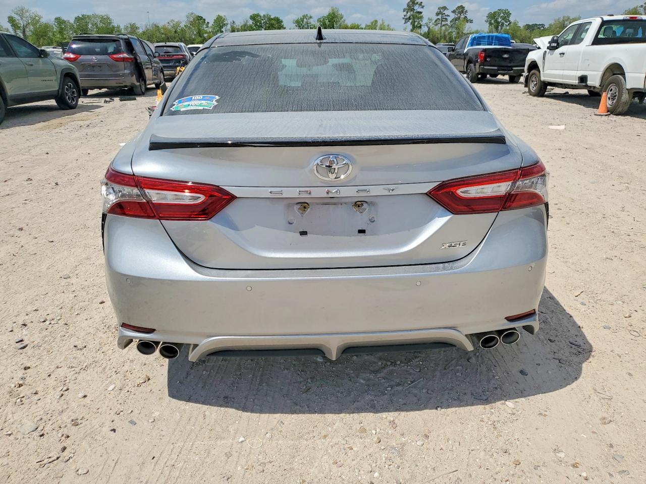 2019 TOYOTA CAMRY photo 16