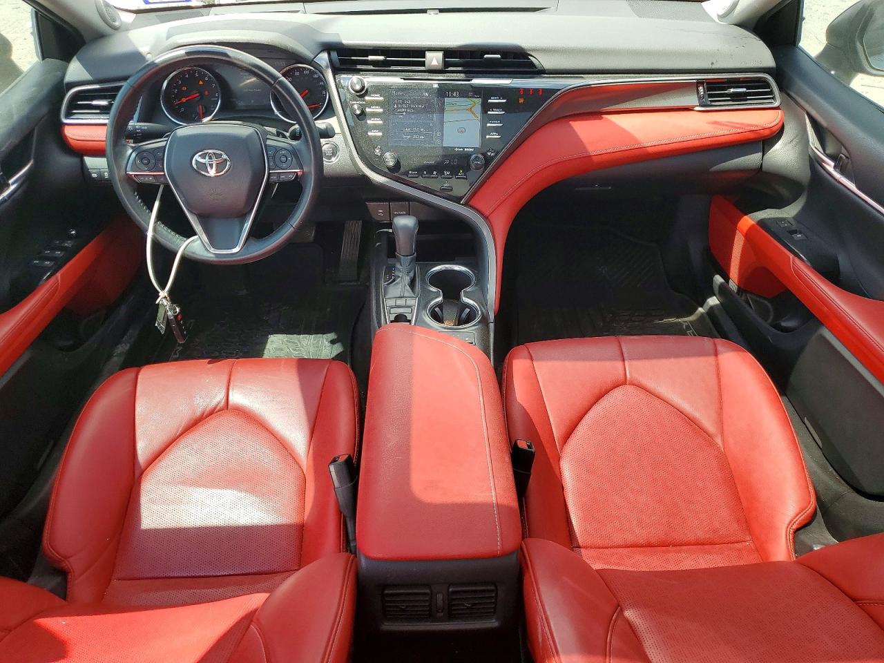 2019 TOYOTA CAMRY photo 22