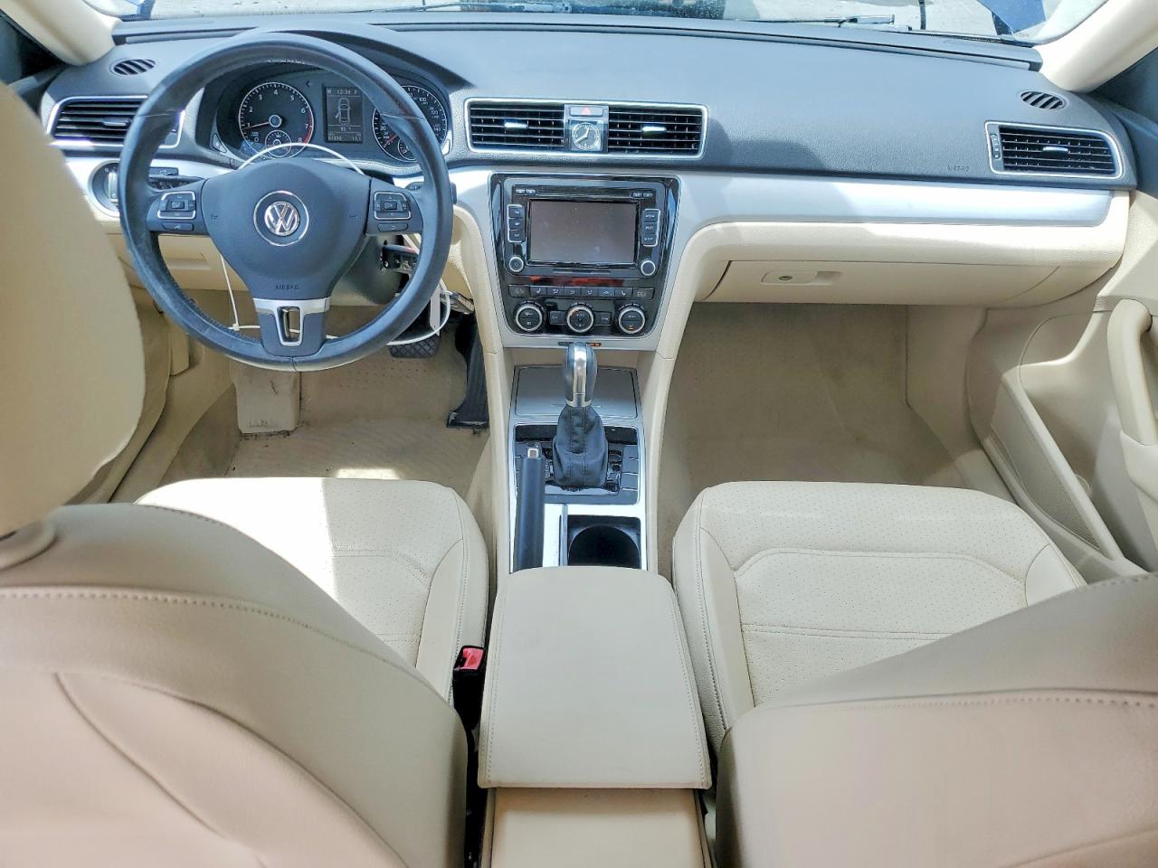 2012 VOLKSWAGEN PASSAT SE photo 15