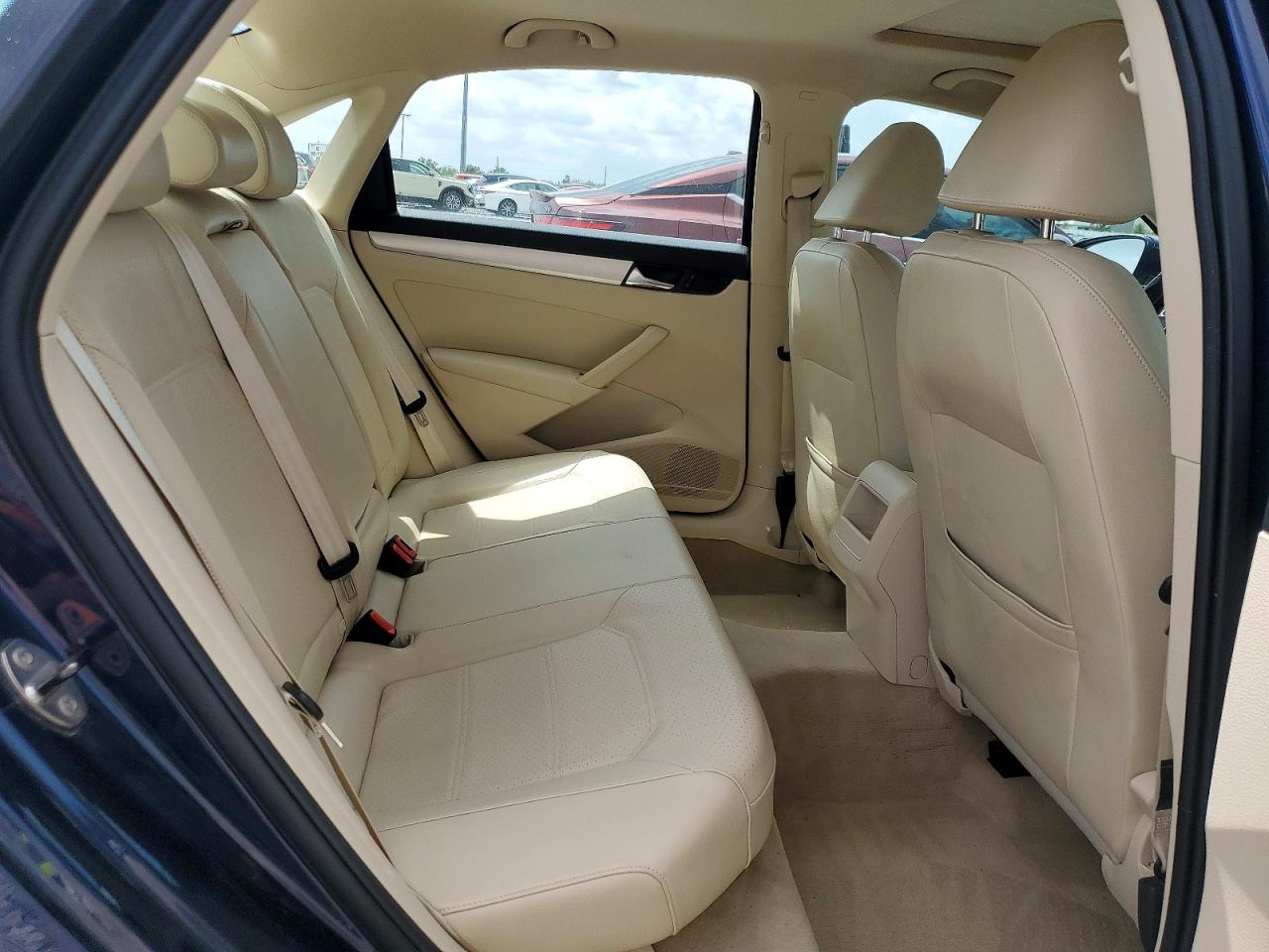 2012 VOLKSWAGEN PASSAT SE photo 19