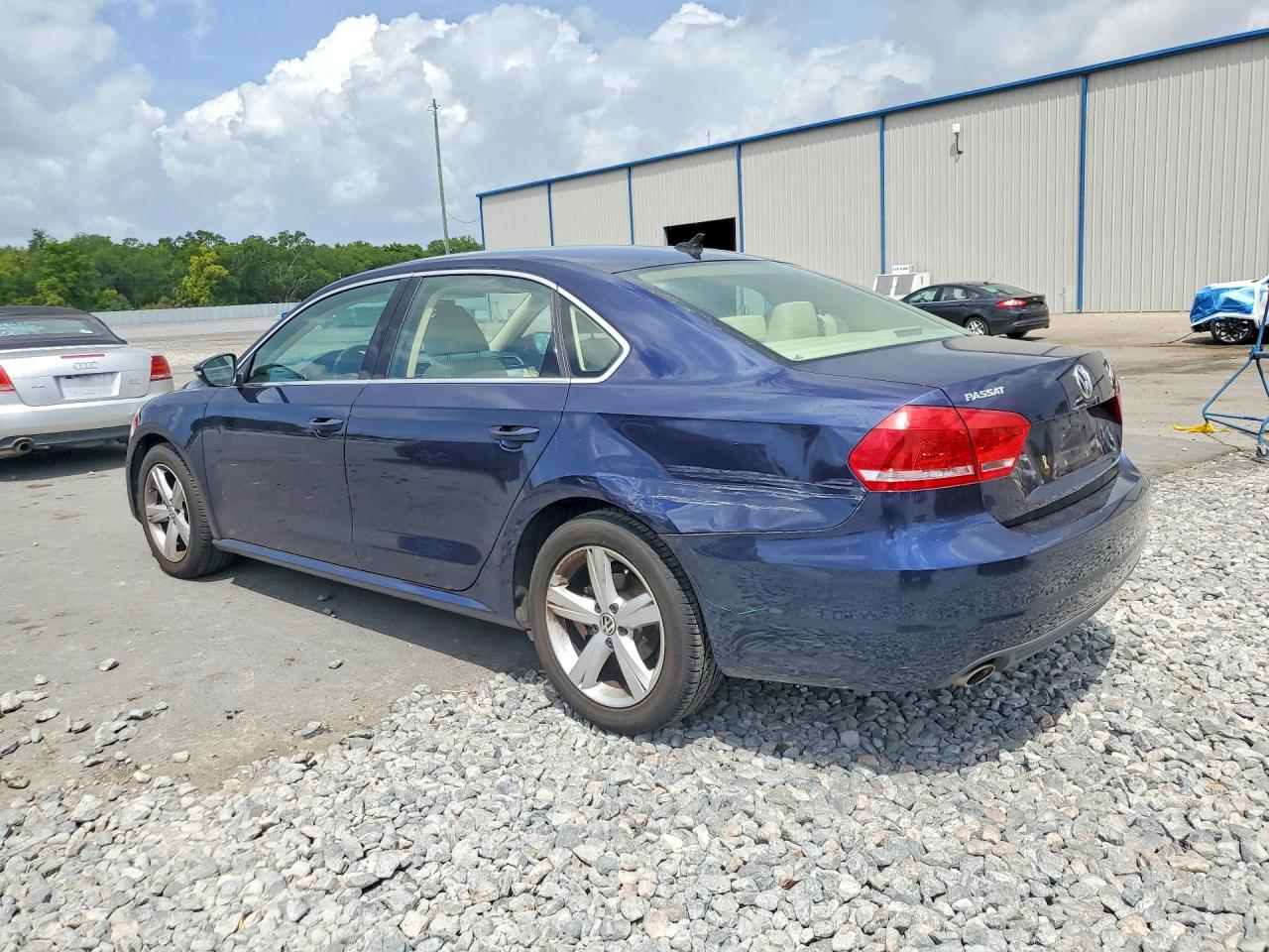 2012 VOLKSWAGEN PASSAT SE photo 3