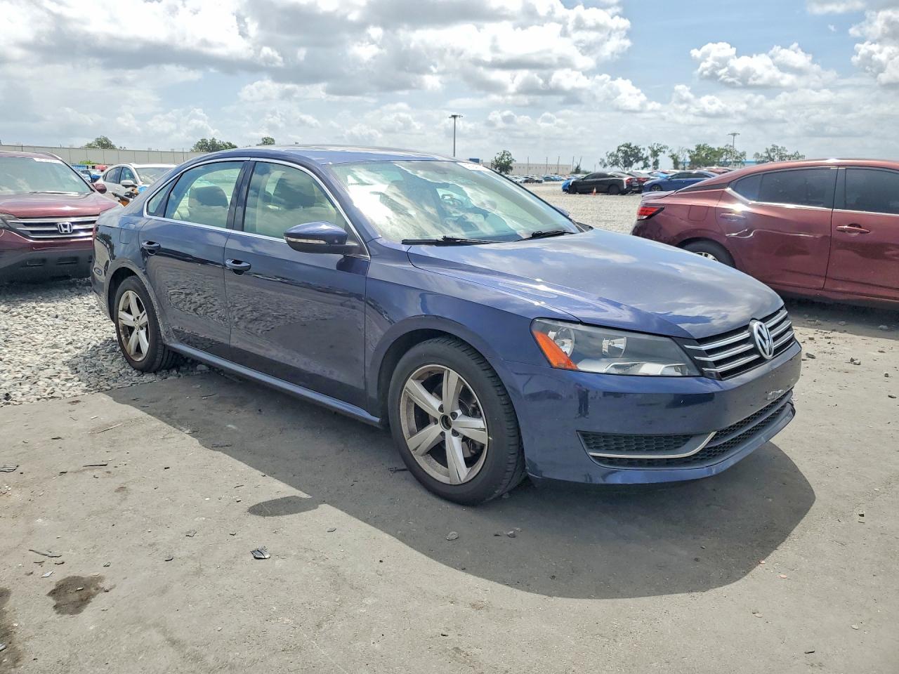2012 VOLKSWAGEN PASSAT SE photo 7
