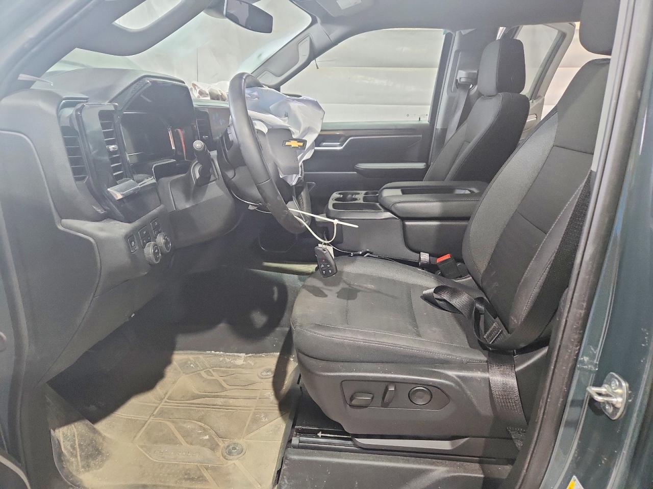 2025 CHEVROLET SILVERADO K1500 LT-L photo 13