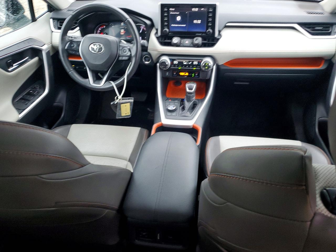 2019 TOYOTA RAV4 ADVENTURE photo 22