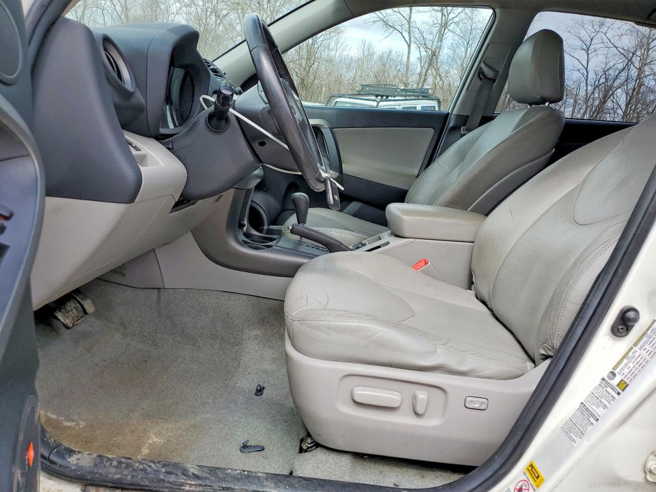 2011 TOYOTA RAV4 LIMITED photo 7