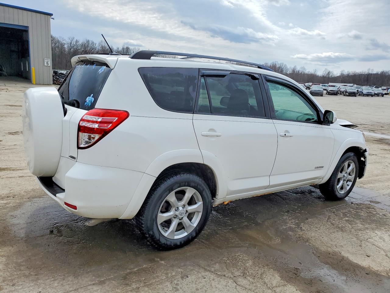 2011 TOYOTA RAV4 LIMITED photo 3