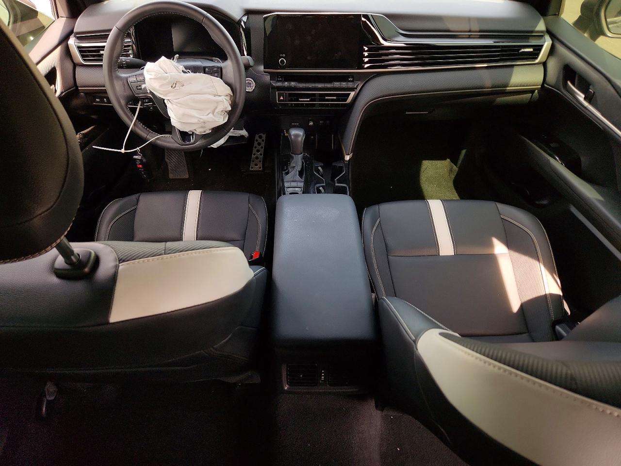 2025 TOYOTA CAMRY SE photo 22