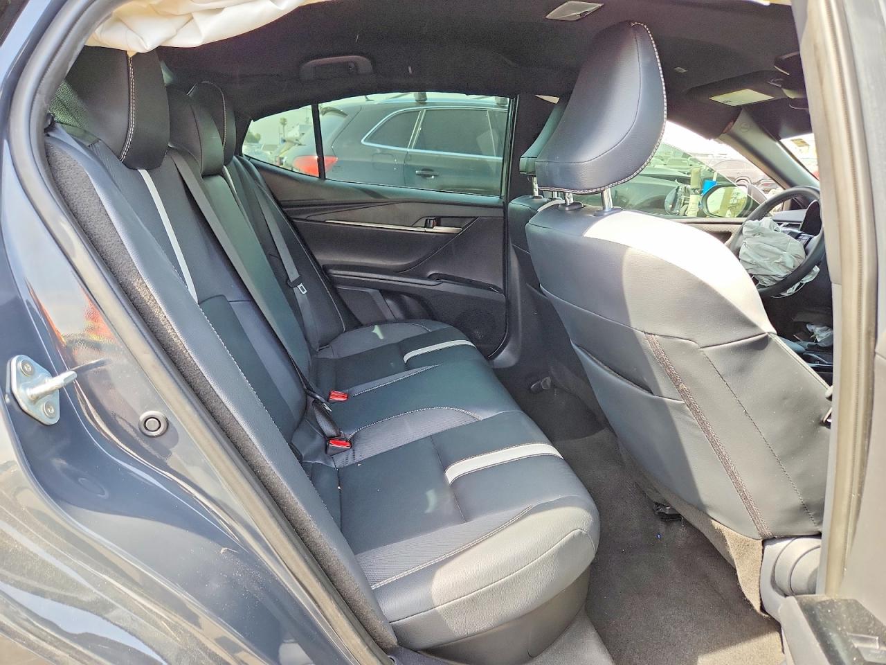 2025 TOYOTA CAMRY SE photo 28