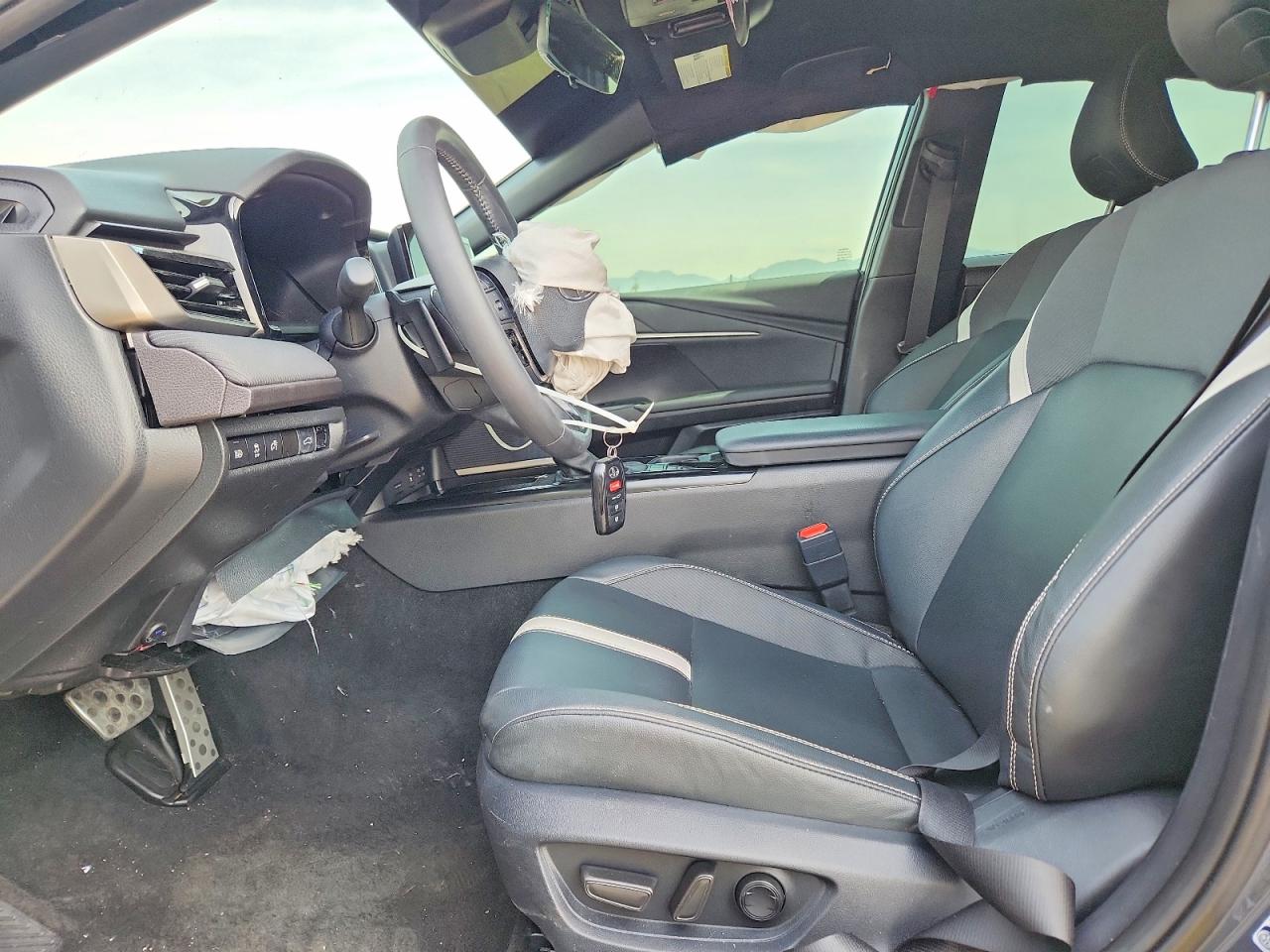 2025 TOYOTA CAMRY SE photo 19