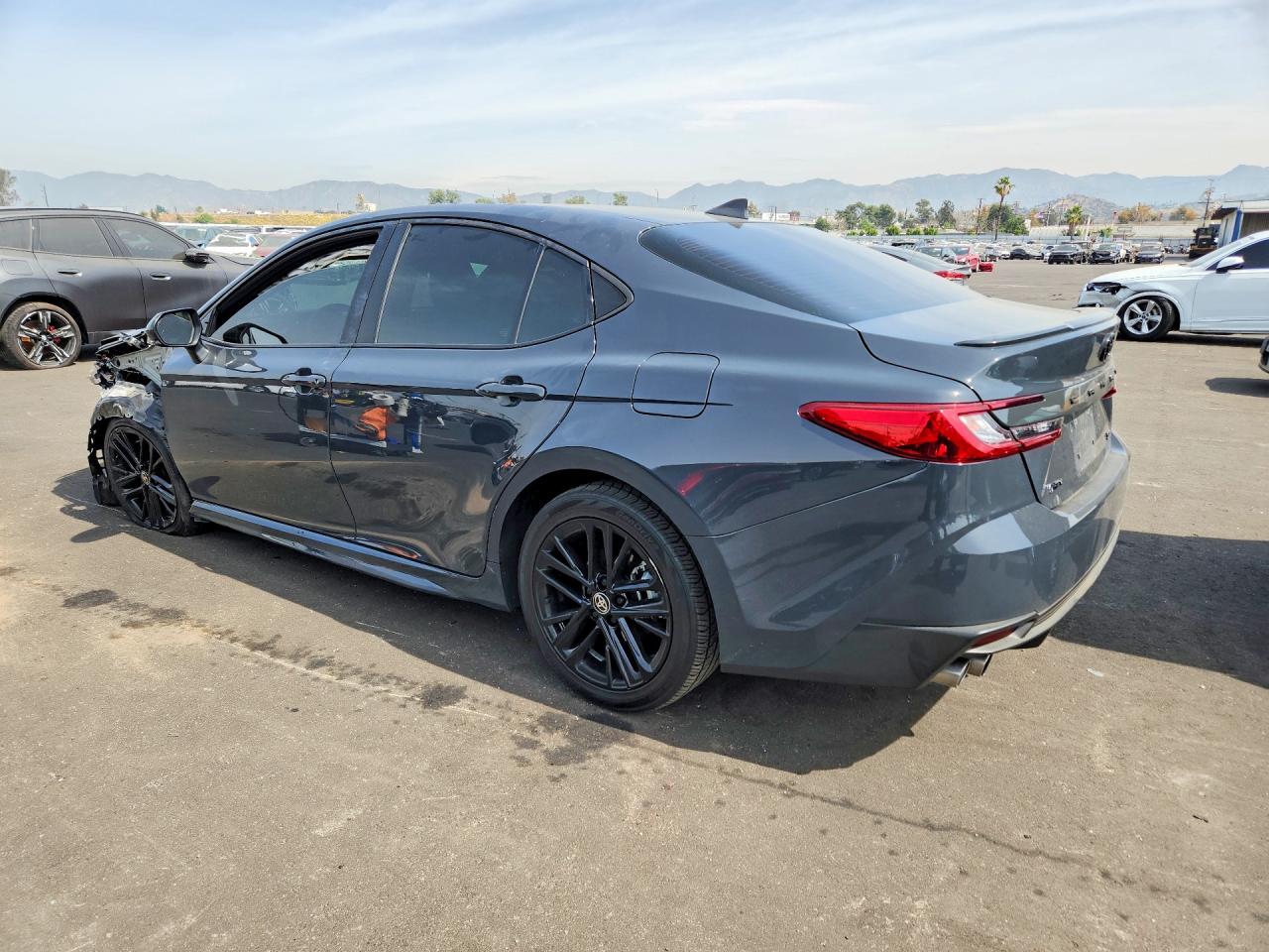 2025 TOYOTA CAMRY SE photo 4