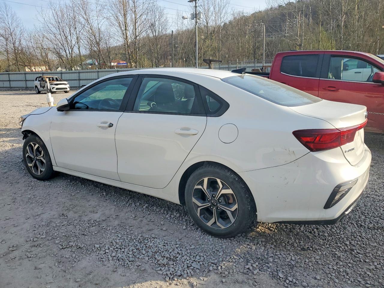2019 KIA FORTE LXS photo 2