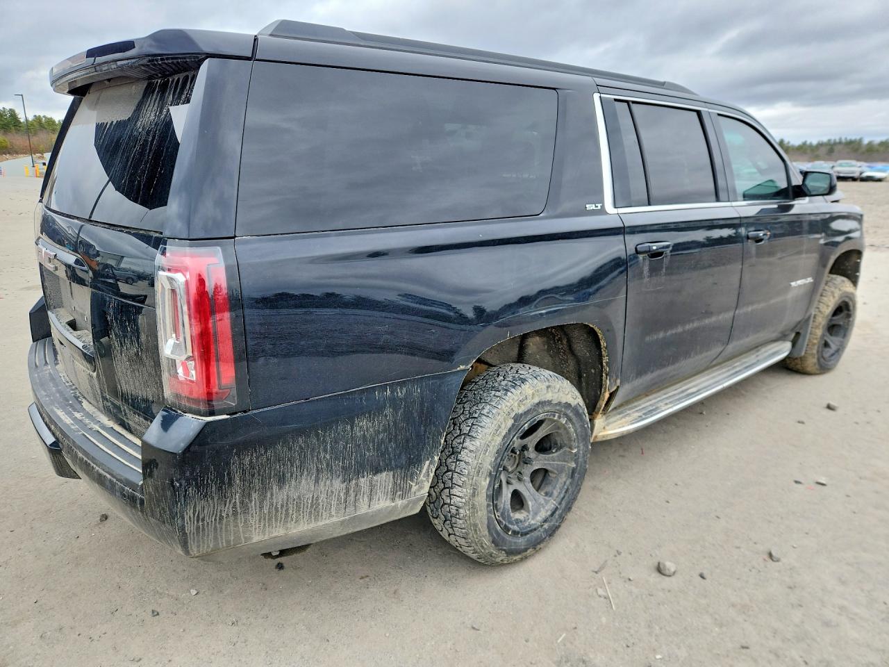 2015 GMC YUKON XL K1500 SLT photo 3