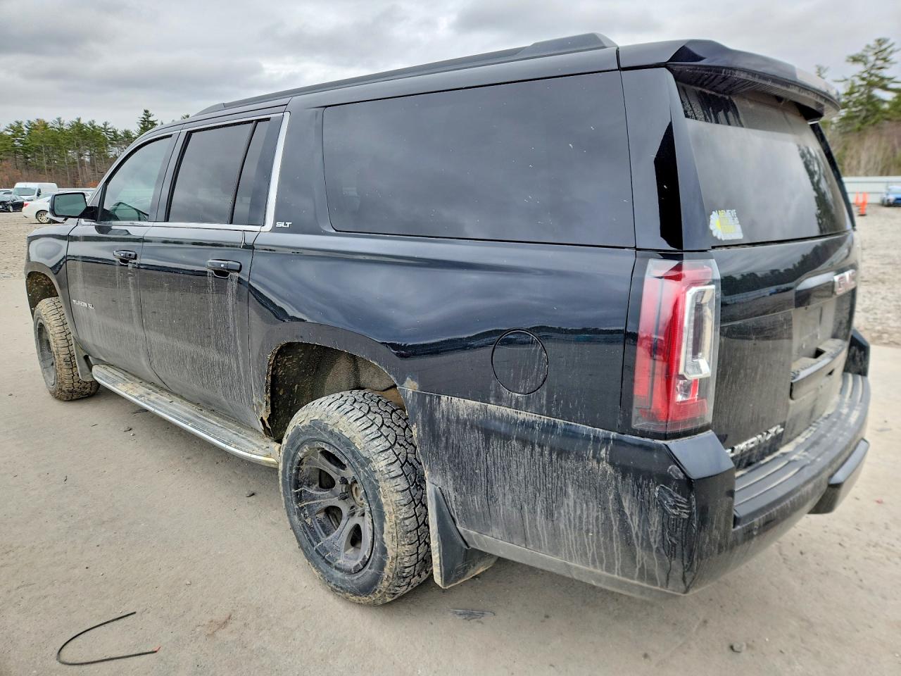 2015 GMC YUKON XL K1500 SLT photo 2