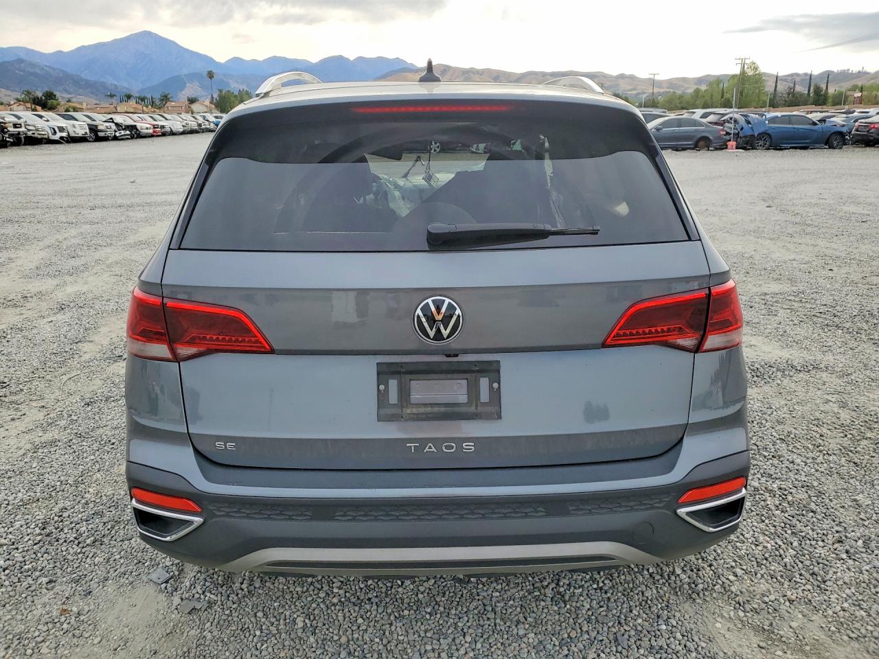2024 VOLKSWAGEN TAOS SE photo 6