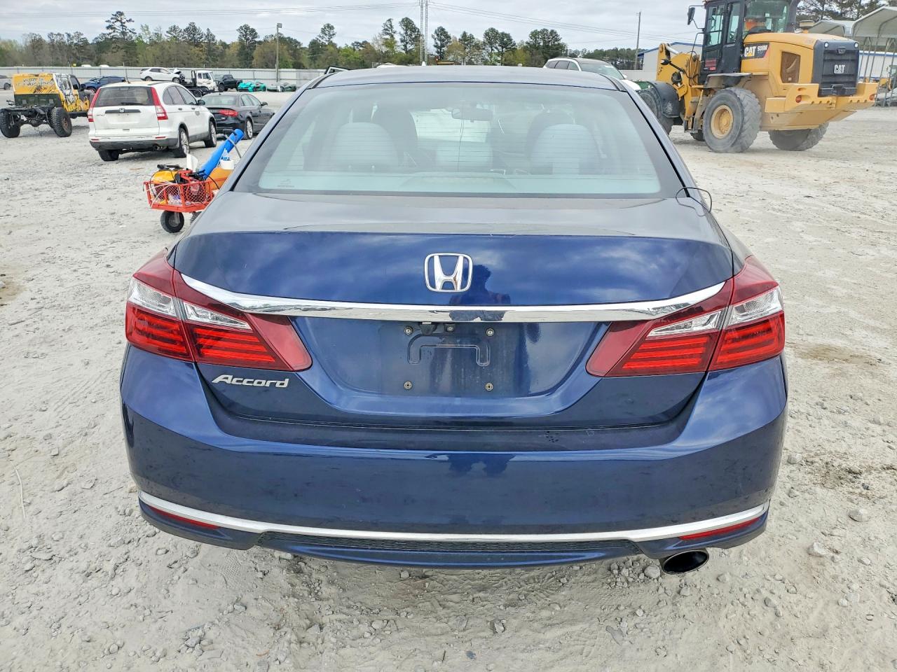 2017 HONDA ACCORD LX photo 16
