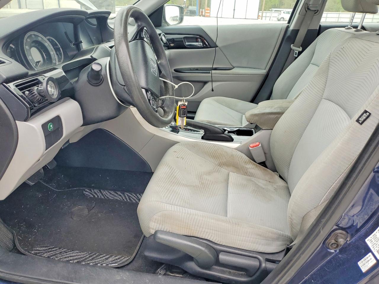 2017 HONDA ACCORD LX photo 19