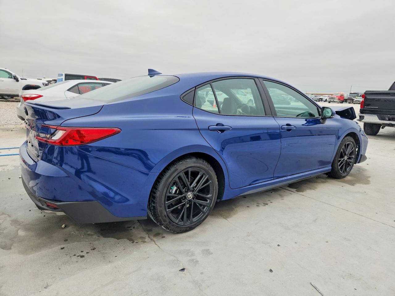 2025 TOYOTA CAMRY SE photo 5