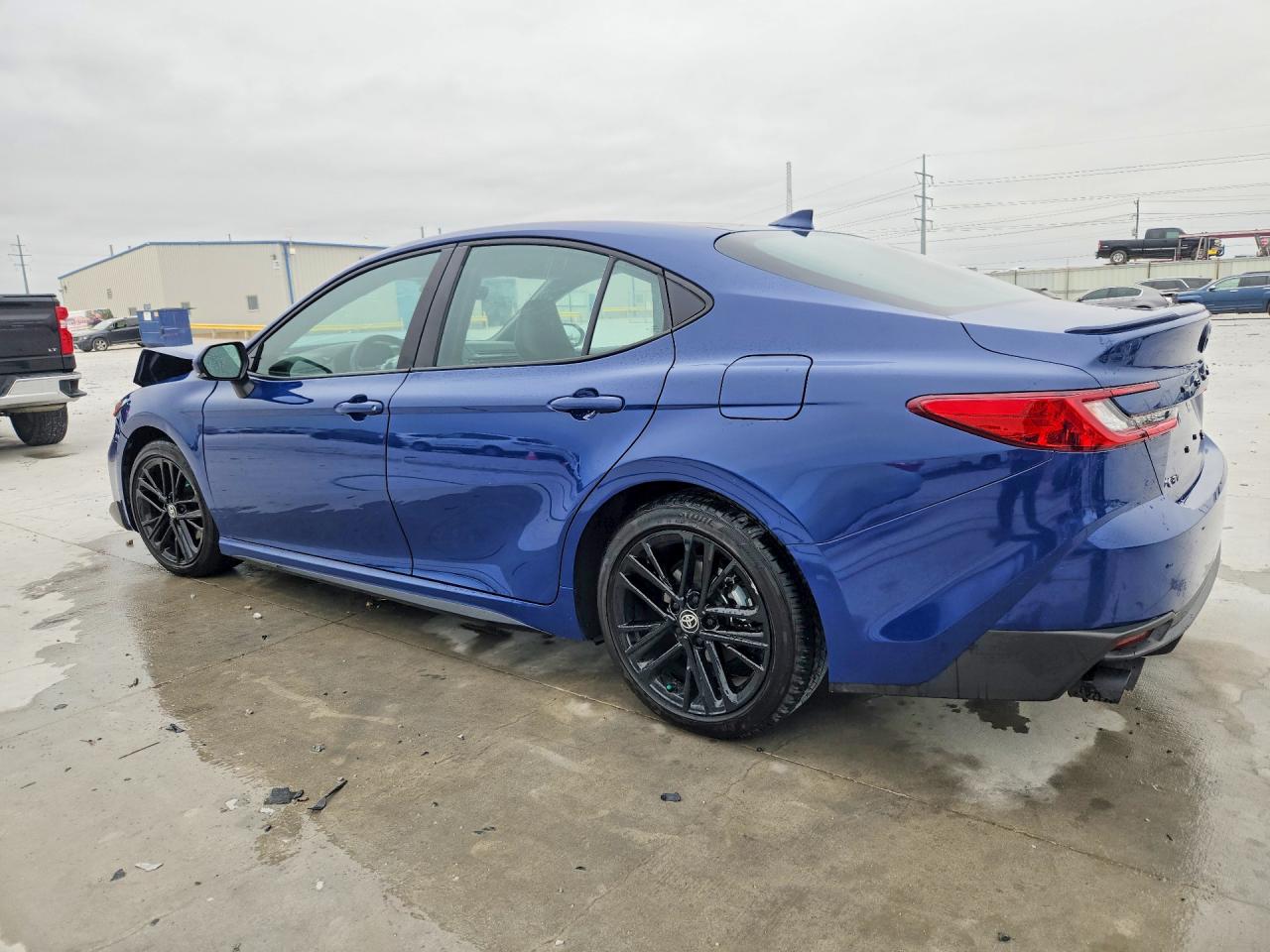 2025 TOYOTA CAMRY SE photo 3