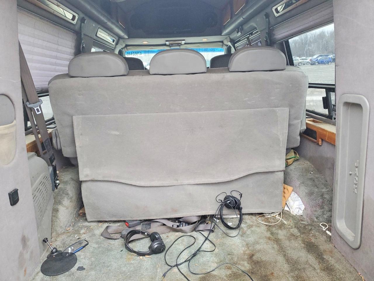 2005 FORD ECONOLINE E150 VAN photo 31