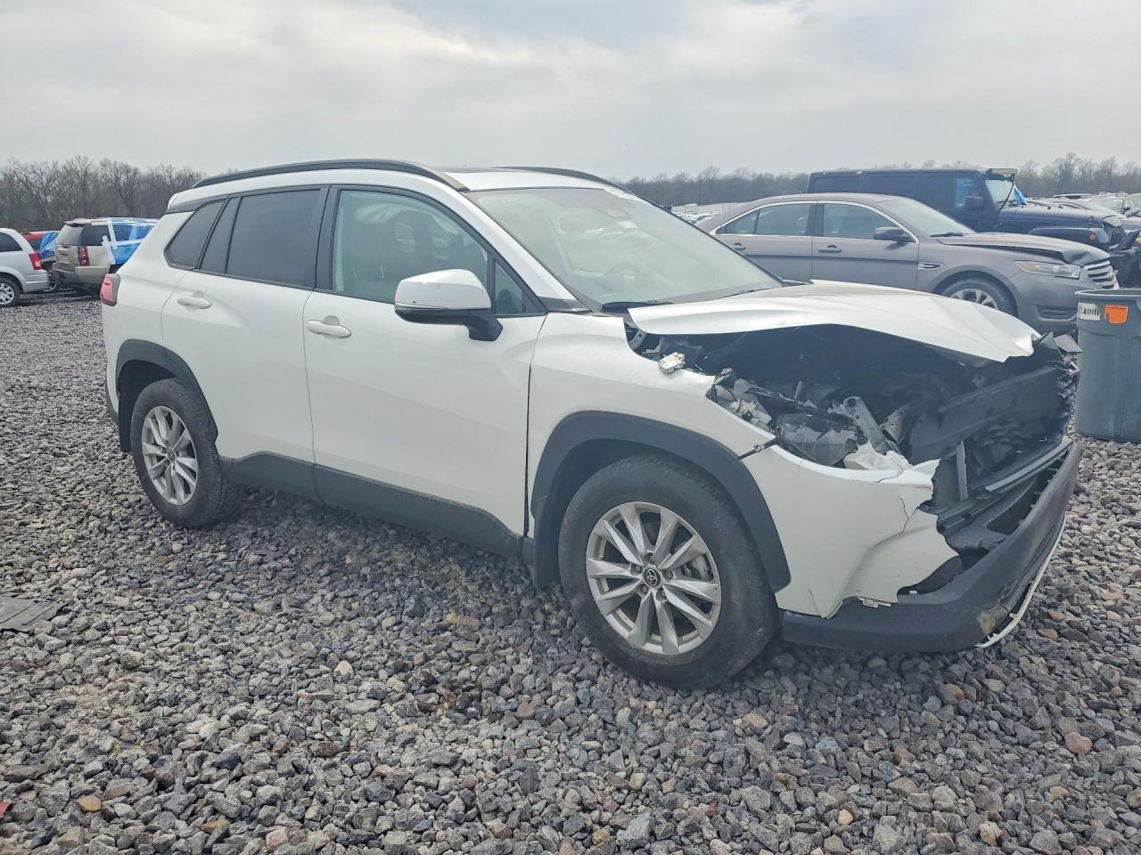 2023 TOYOTA COROLLA CROSS LE photo 7