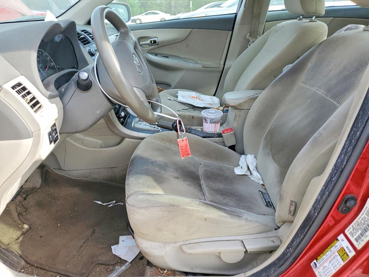 2010 TOYOTA COROLLA LE photo 13