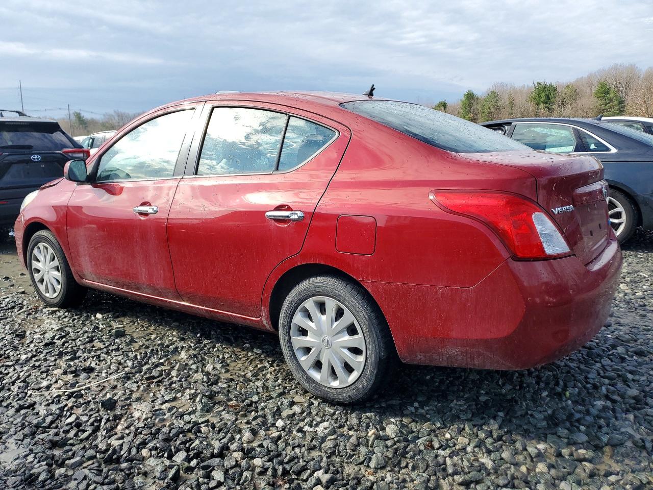 2012 NISSAN VERSA 1.6 S photo 2