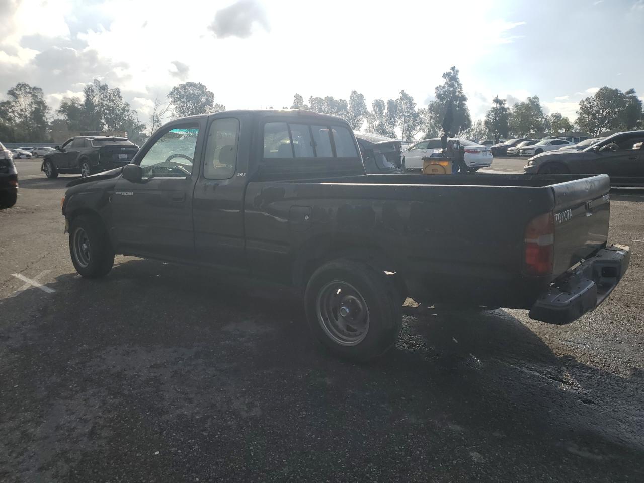 1998 TOYOTA TACOMA BASE photo 2