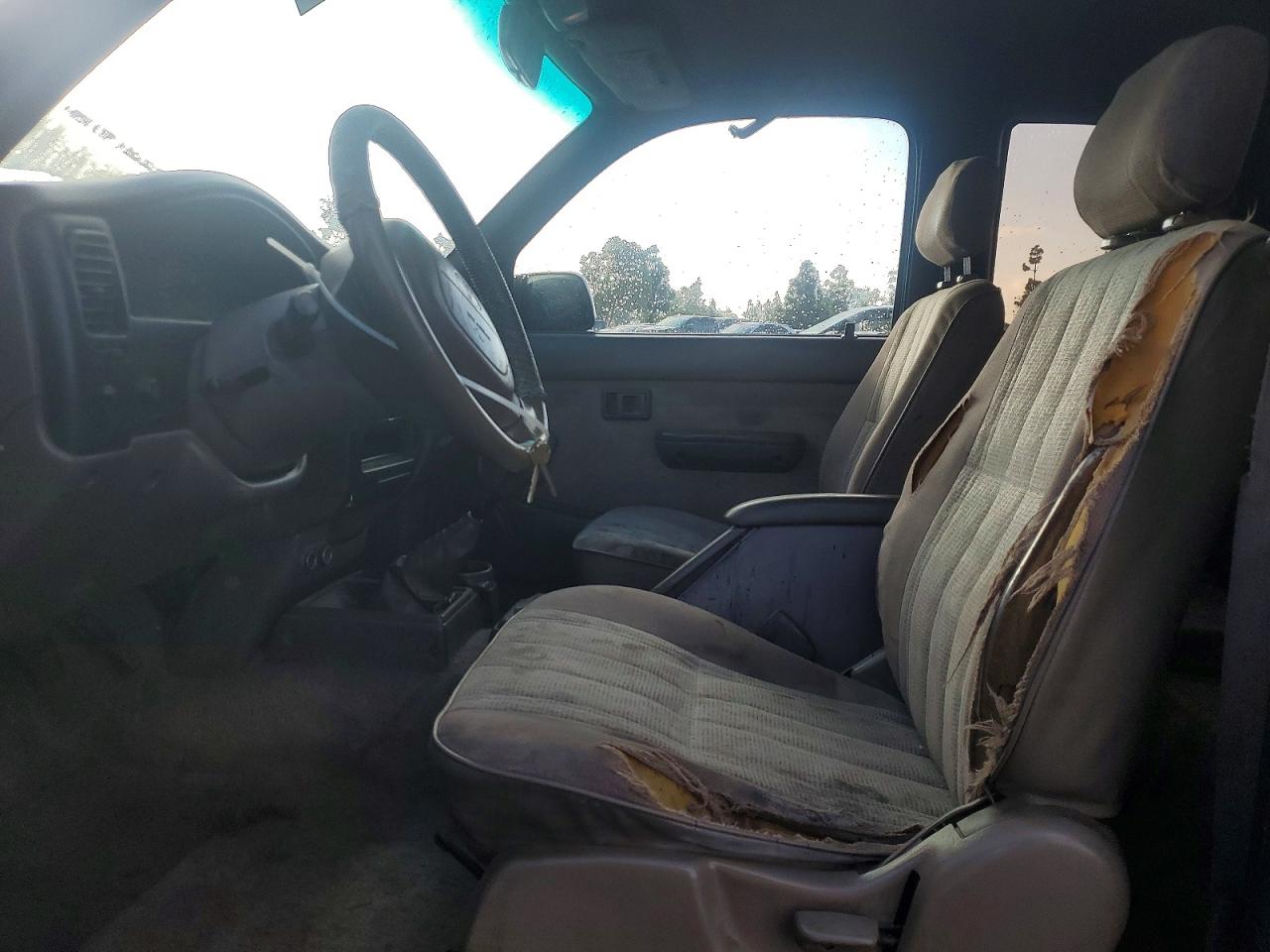 1998 TOYOTA TACOMA BASE photo 7