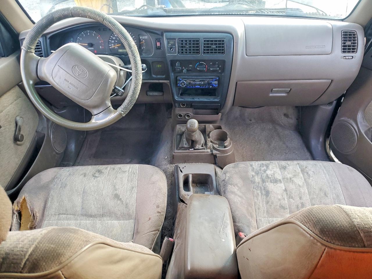 1998 TOYOTA TACOMA BASE photo 8