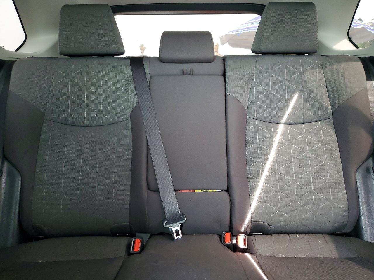 2022 TOYOTA RAV4 XLE photo 19