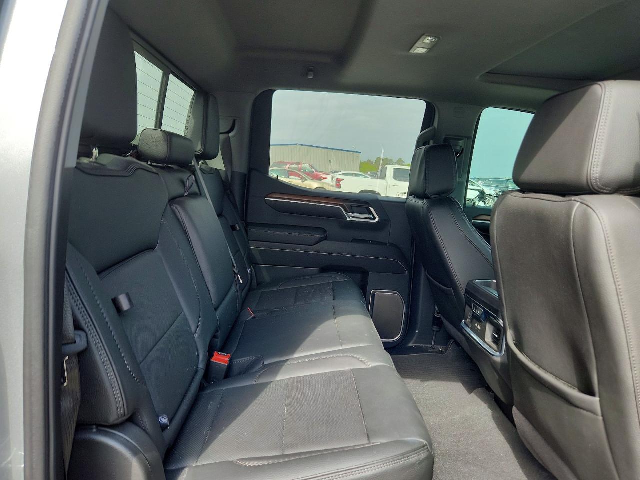 2025 GMC SIERRA K1500 DENALI photo 10