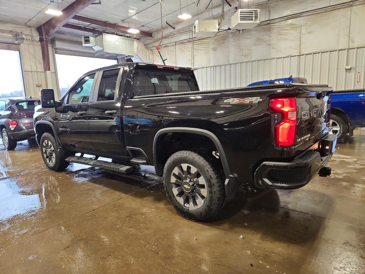 2021 CHEVROLET SILVERADO K2500 CUSTOM photo 3