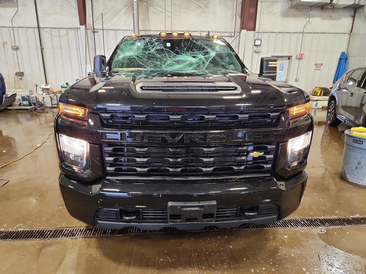 2021 CHEVROLET SILVERADO K2500 CUSTOM photo 9