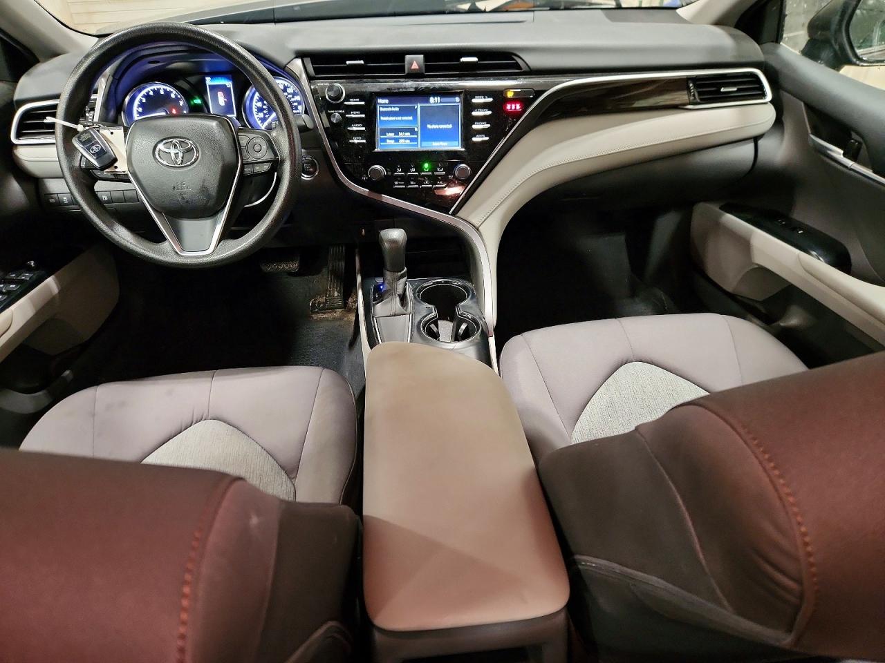 2018 TOYOTA CAMRY LE photo 15