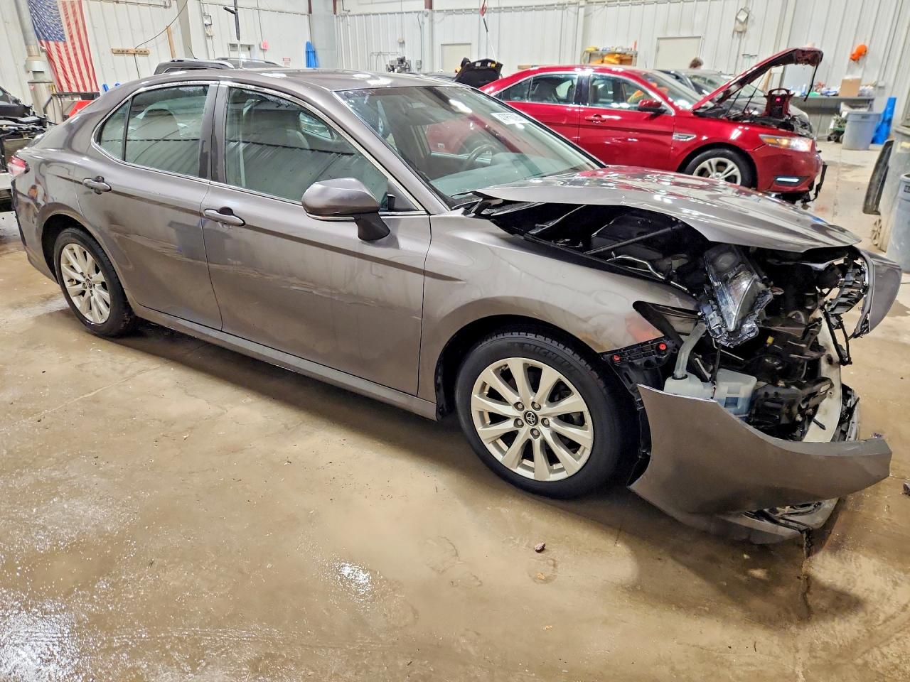 2018 TOYOTA CAMRY LE photo 7